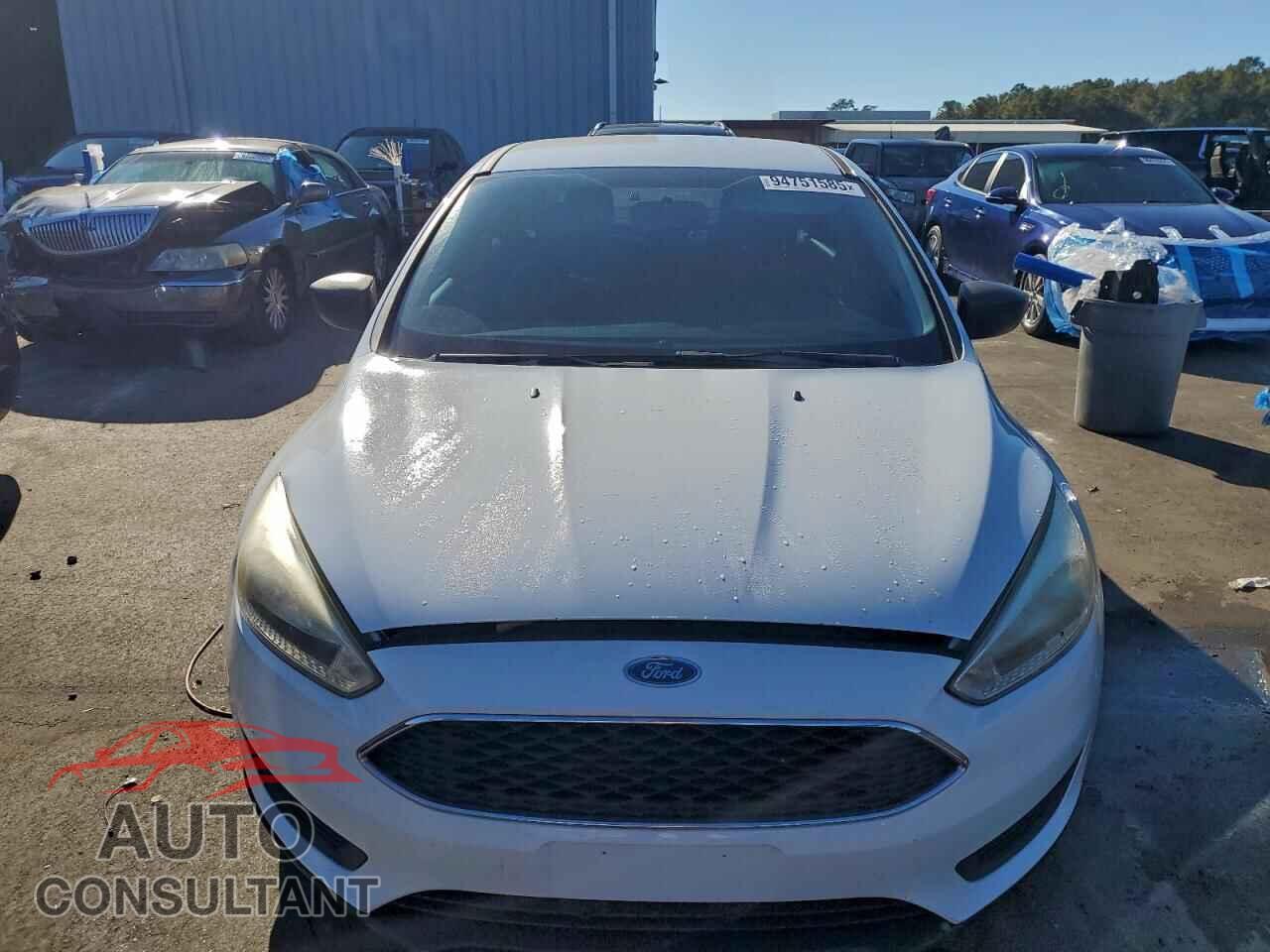 FORD FOCUS 2017 - 1FADP3E24HL335481
