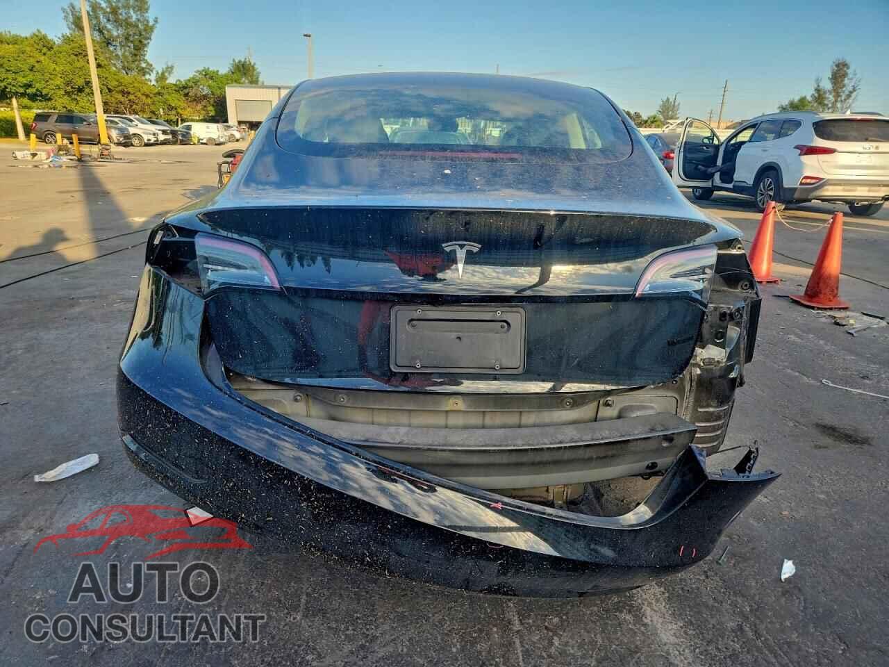 TESLA MODEL 3 2023 - 5YJ3E1EA9PF557586