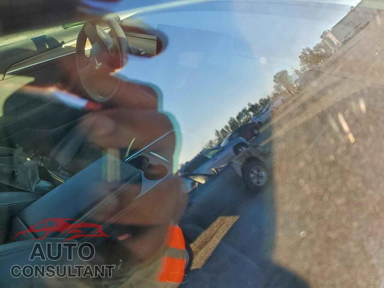 TESLA MODEL 3 2021 - 5YJ3E1EB3MF070582