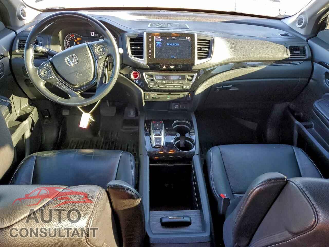 HONDA PILOT 2017 - 5FNYF6H95HB027277