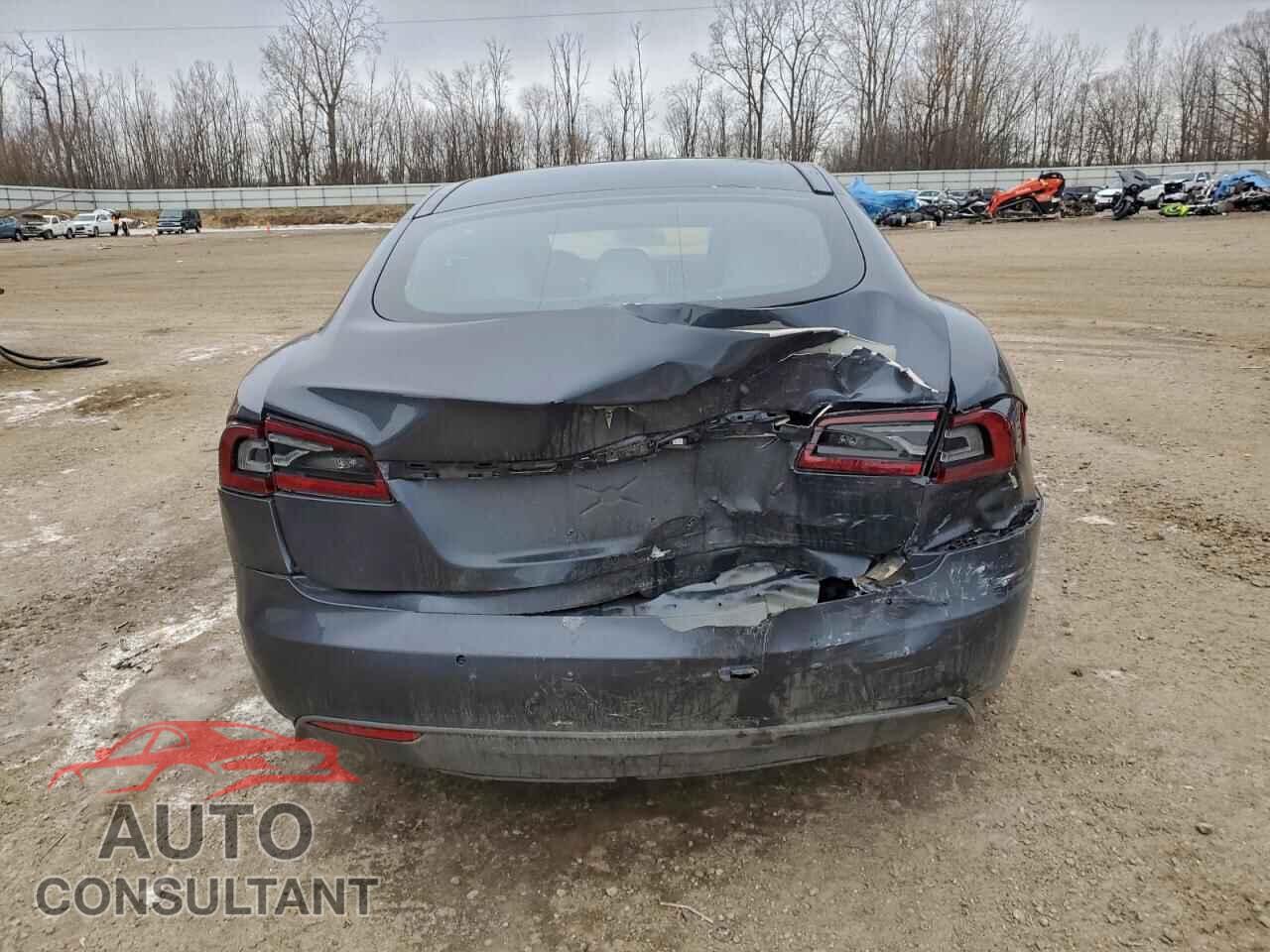 TESLA MODEL S 2015 - 5YJSA1E27FF112942