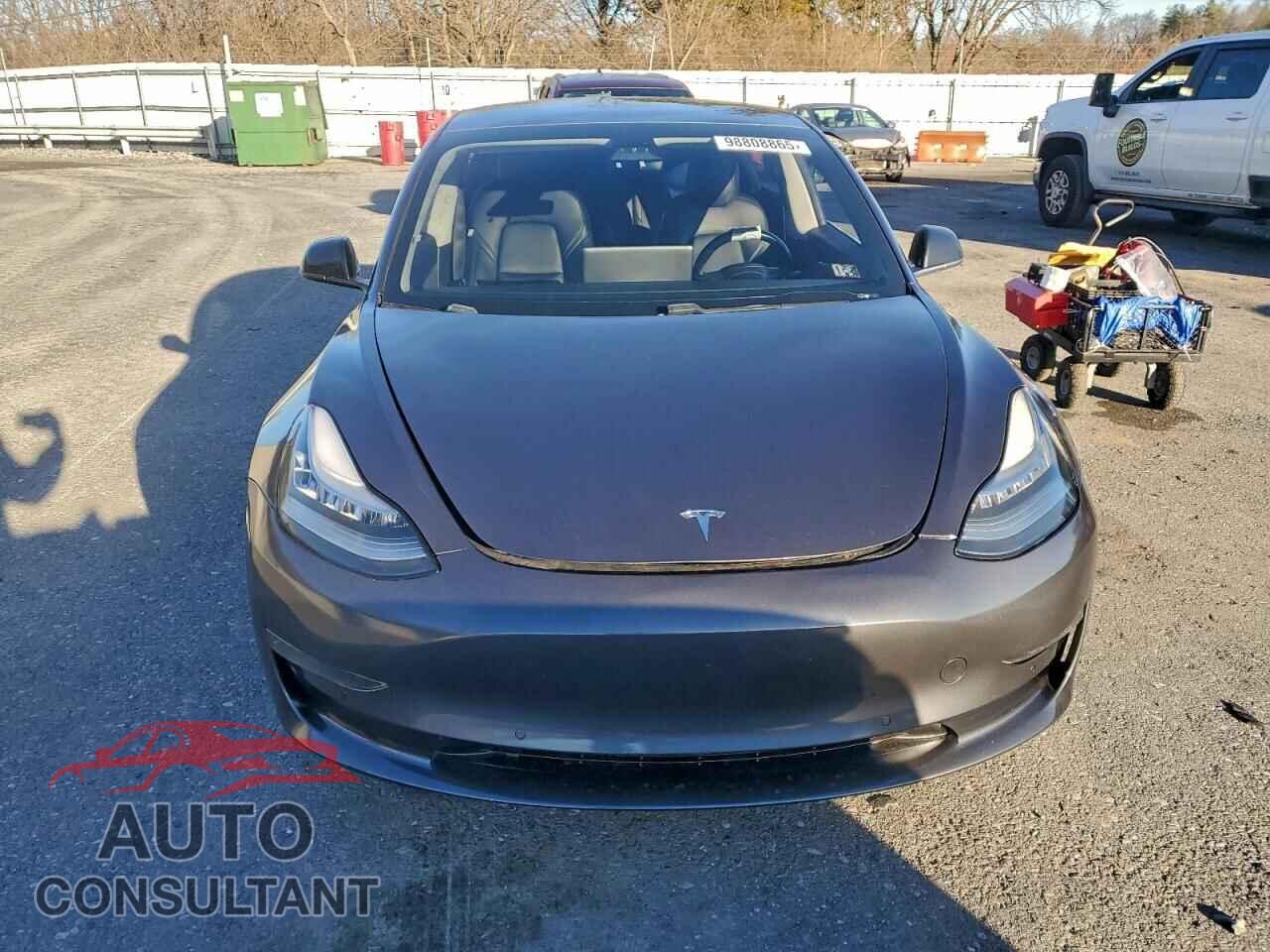TESLA MODEL 3 2018 - 5YJ3E1EA5JF024108