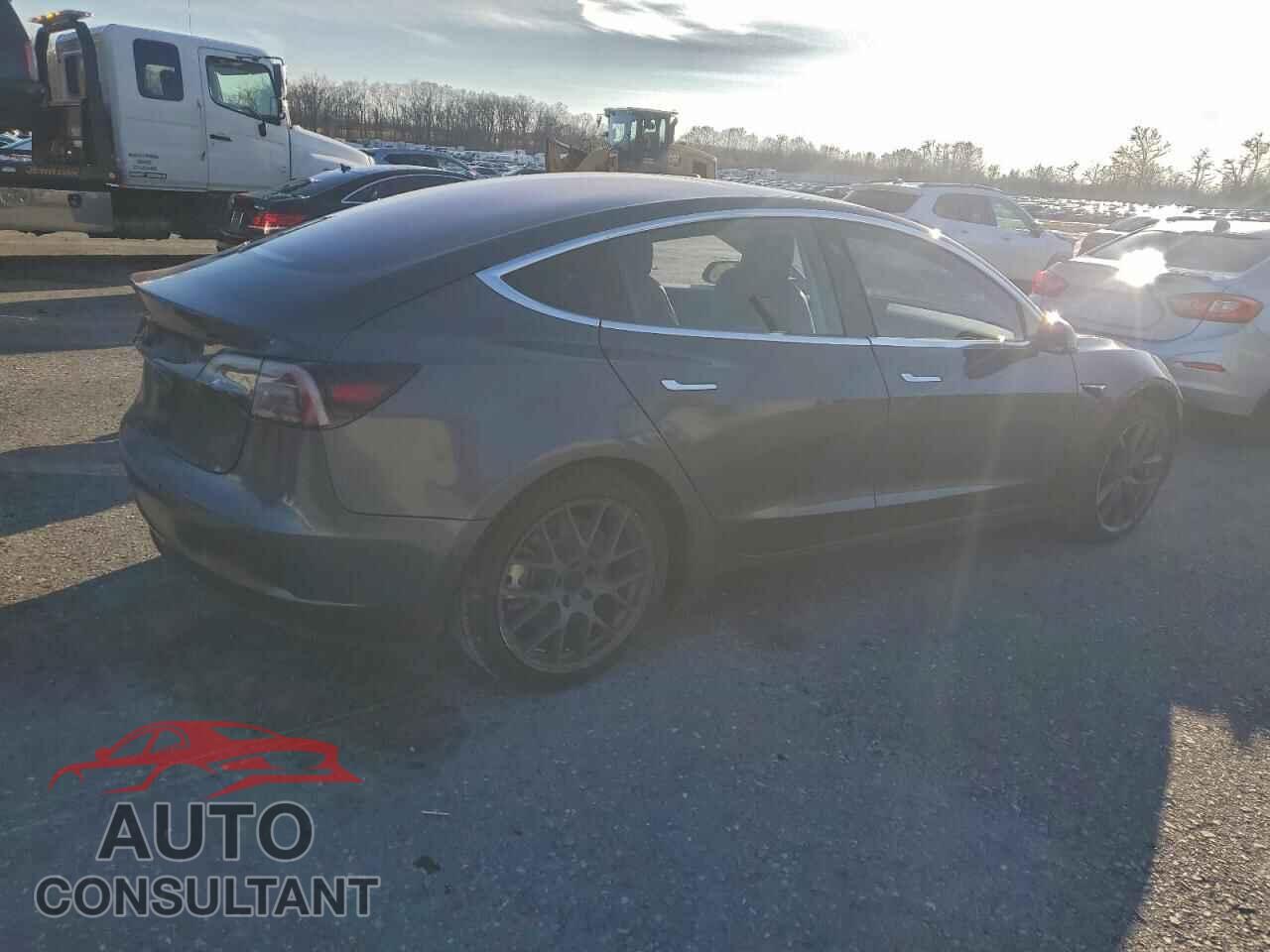 TESLA MODEL 3 2018 - 5YJ3E1EA5JF024108