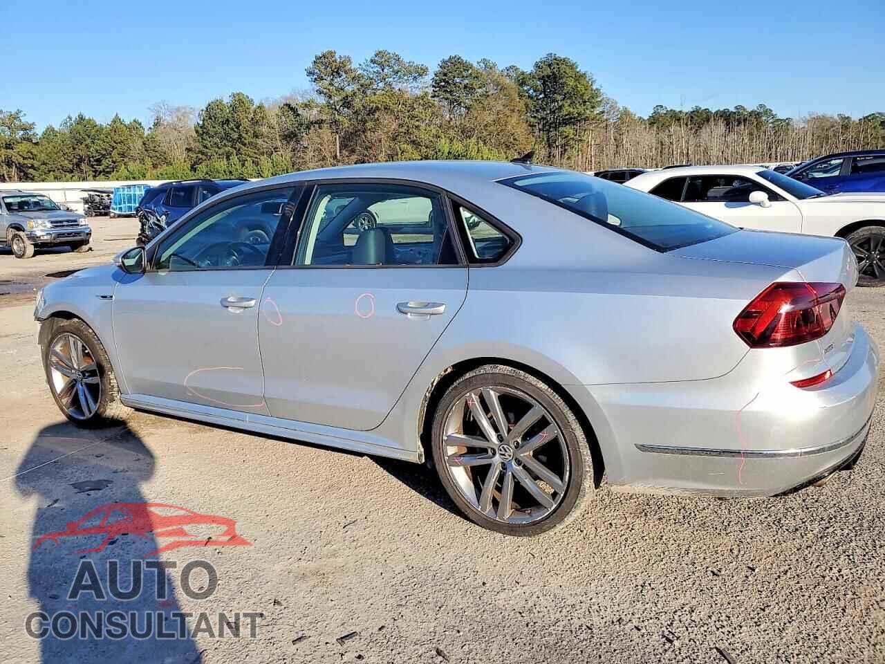 VOLKSWAGEN PASSAT 2018 - 1VWAA7A33JC007718