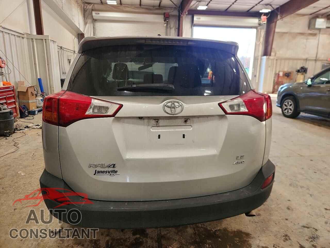 TOYOTA RAV4 2013 - 2T3BFREV2DW065367