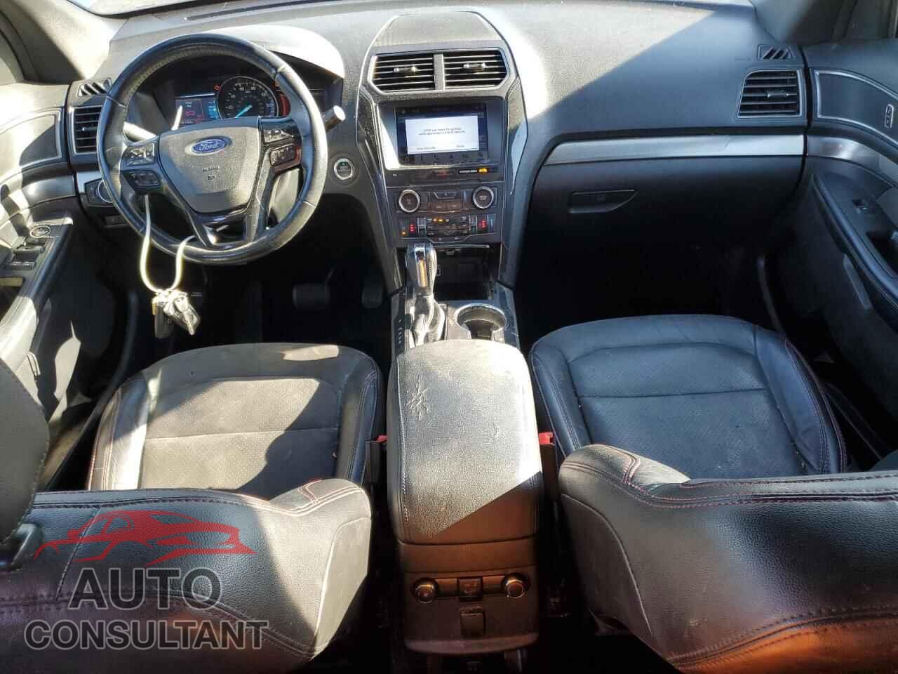 FORD EXPLORER 2018 - 1FM5K7D86JGA65531