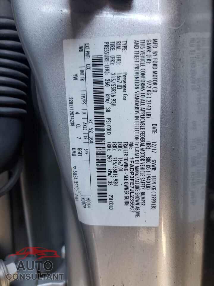 FORD FOCUS 2018 - 1FADP3FE7JL235907