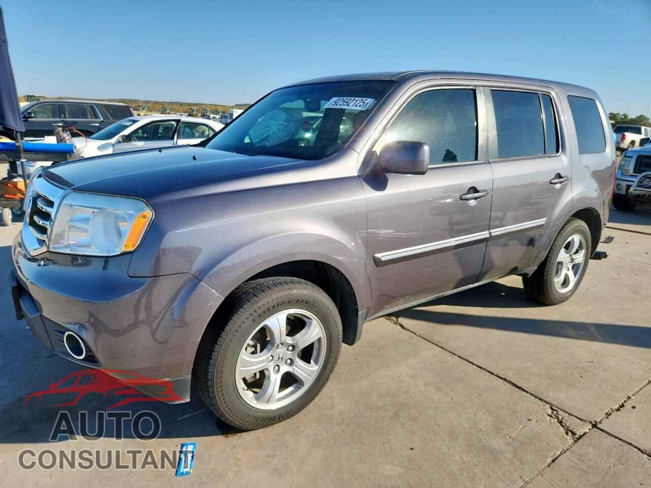 HONDA PILOT 2015 - 5FNYF3H50FB018155