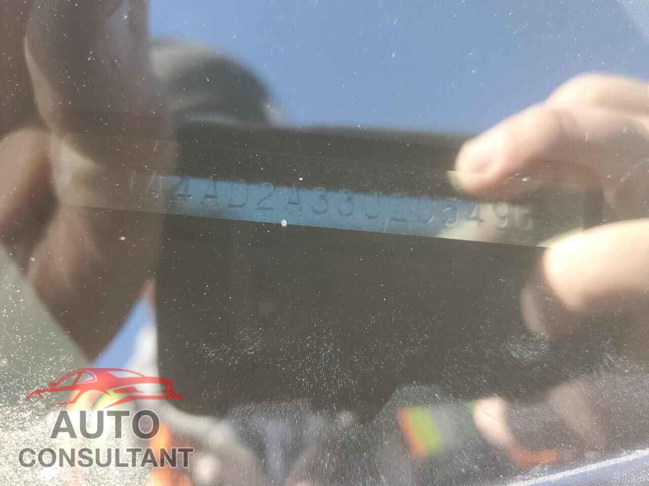 MITSUBISHI OUTLANDER 2018 - JA4AD2A33JZ054963