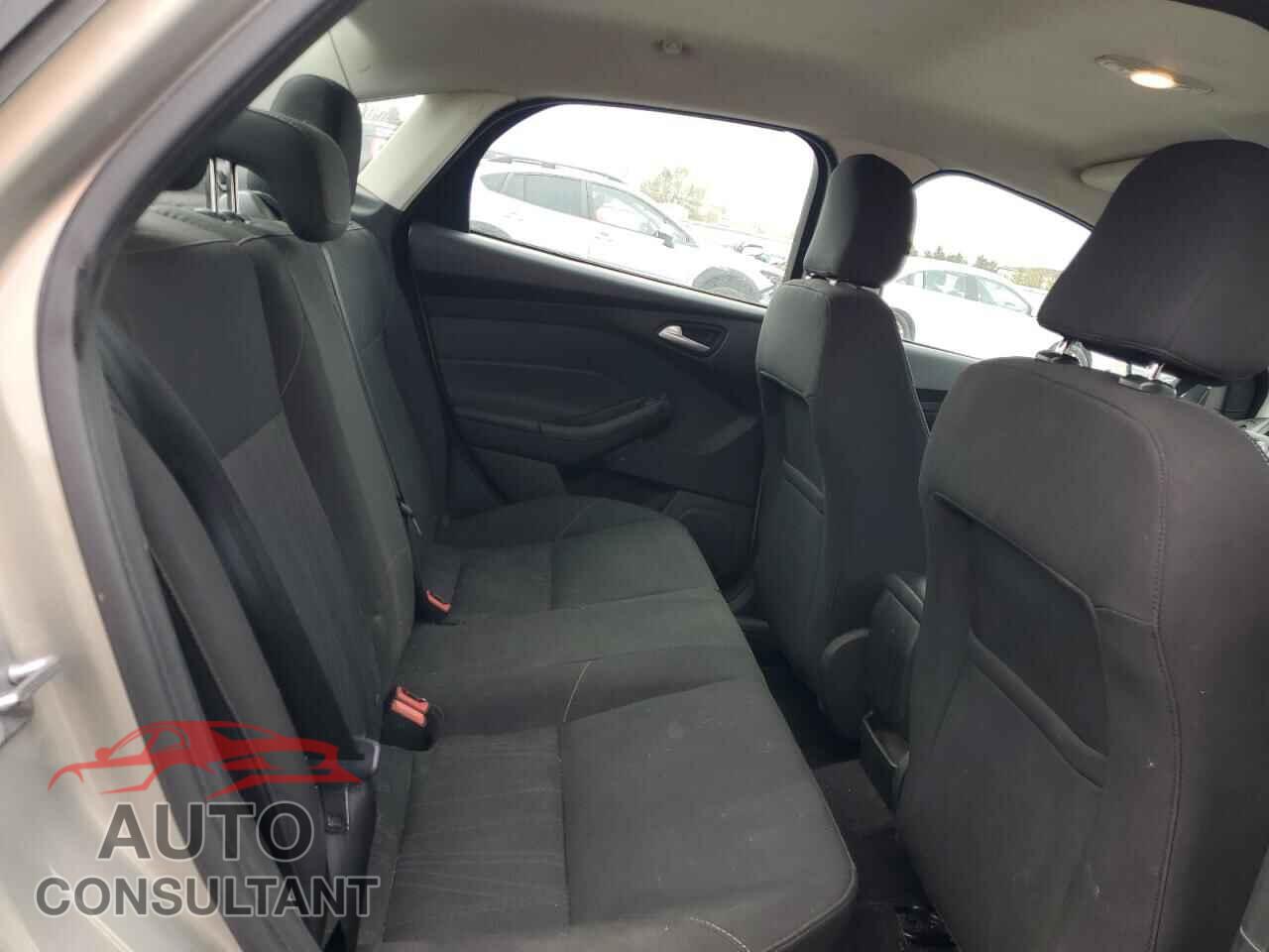 FORD FOCUS 2015 - 1FADP3F29FL348643