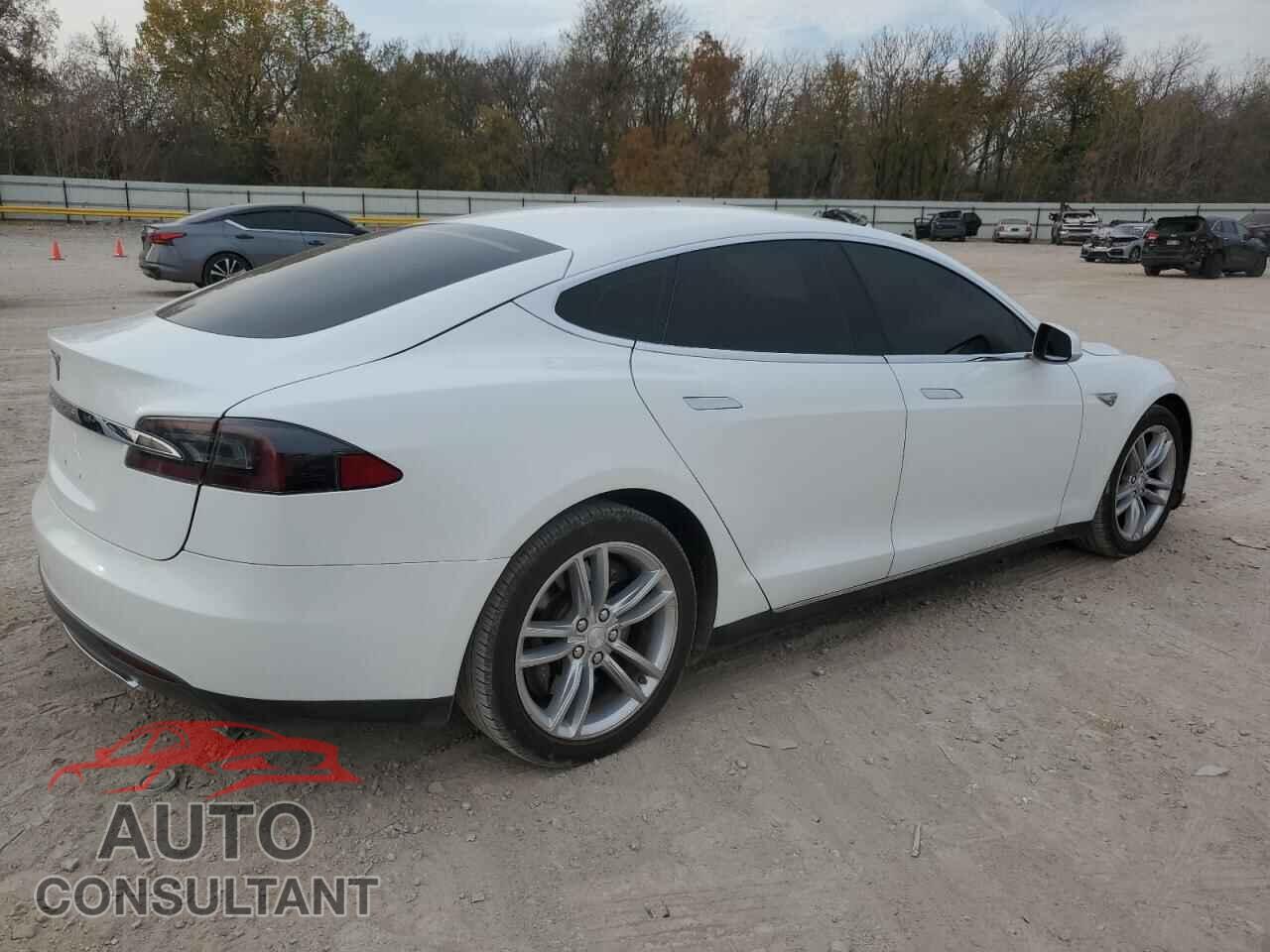 TESLA MODEL S 2013 - 5YJSA1BC2DFP10222