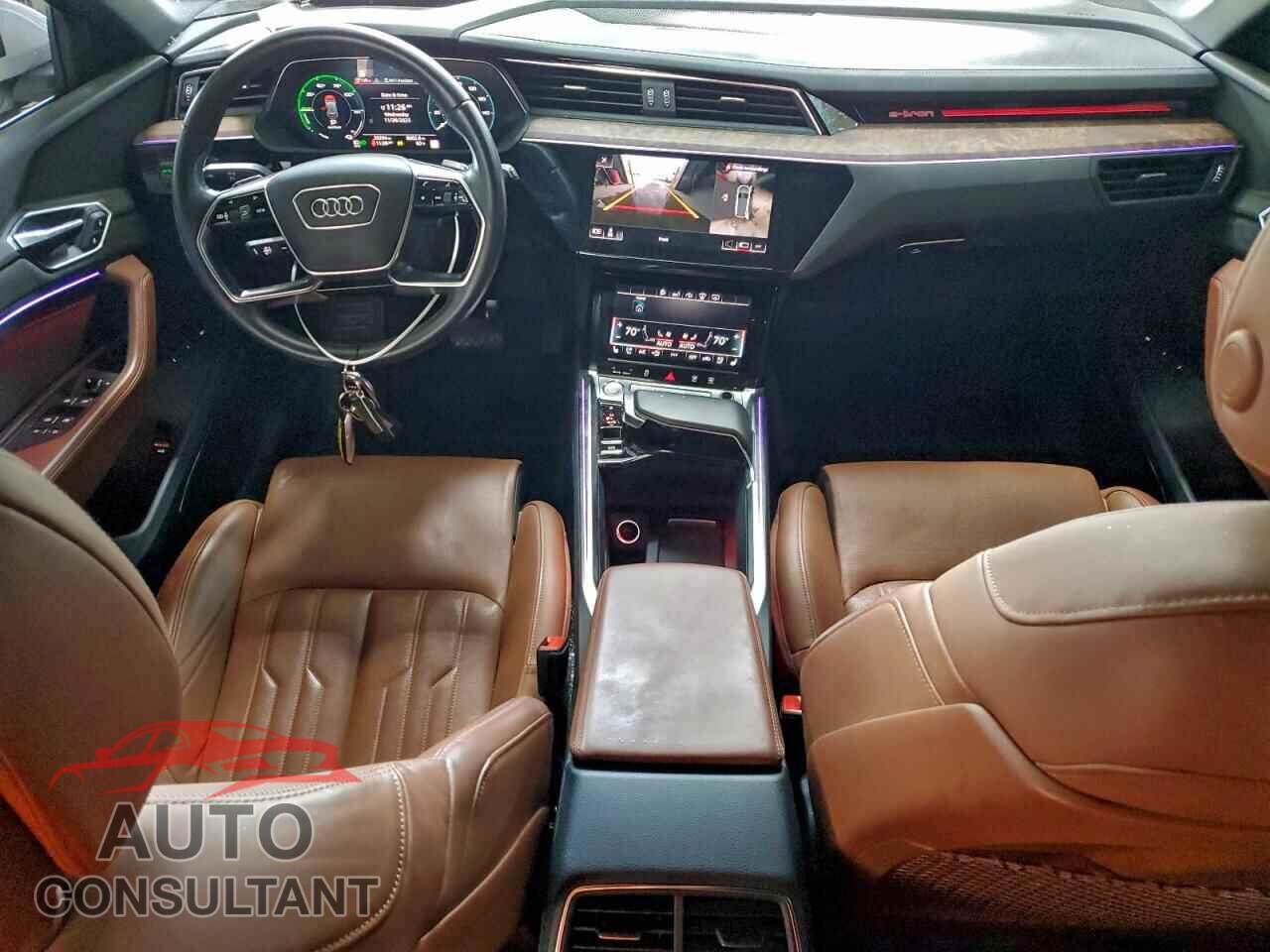AUDI E-TRON 2019 - WA1VAAGE8KB024008