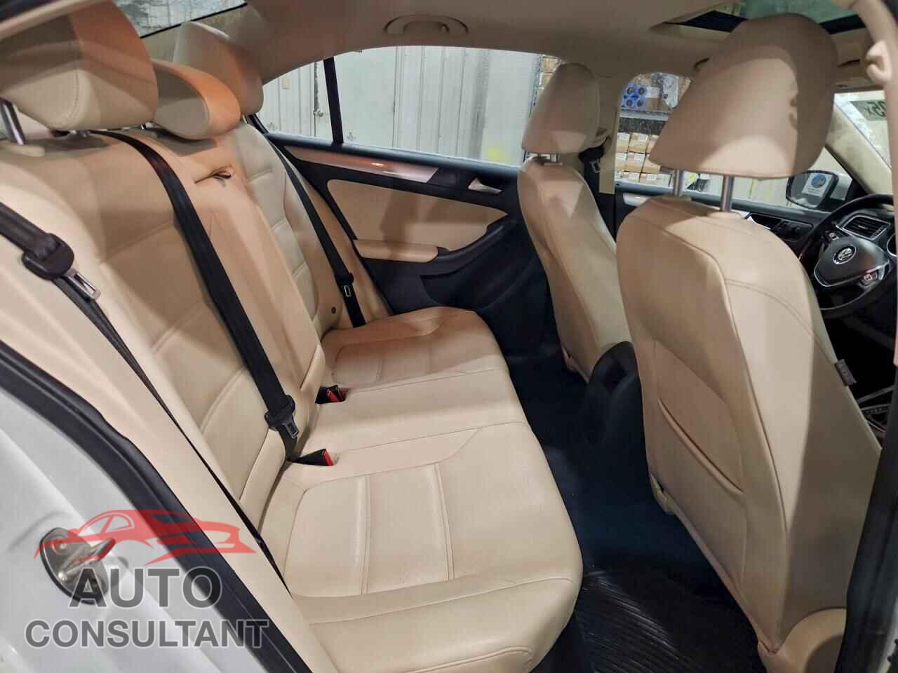 VOLKSWAGEN JETTA 2018 - 3VWDB7AJ5JM255217