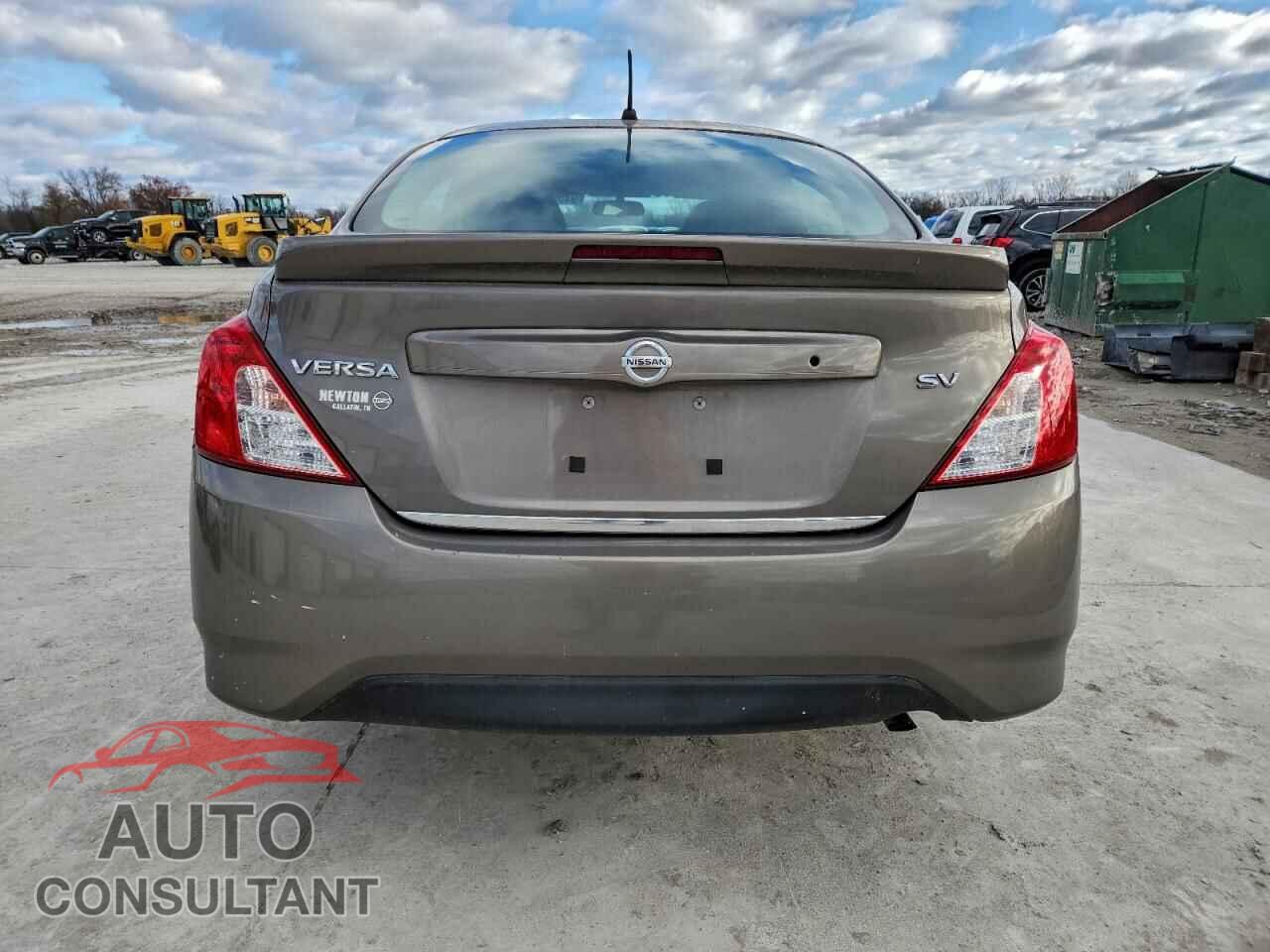 NISSAN VERSA 2017 - 3N1CN7APXHL856488