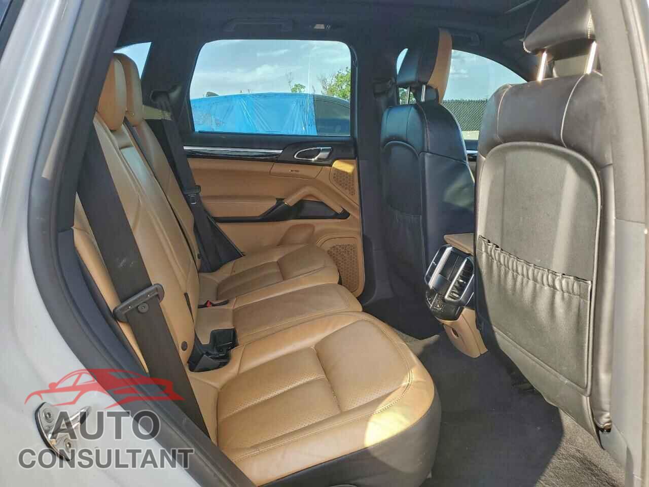 PORSCHE CAYENNE 2017 - WP1AA2A28HKA86119