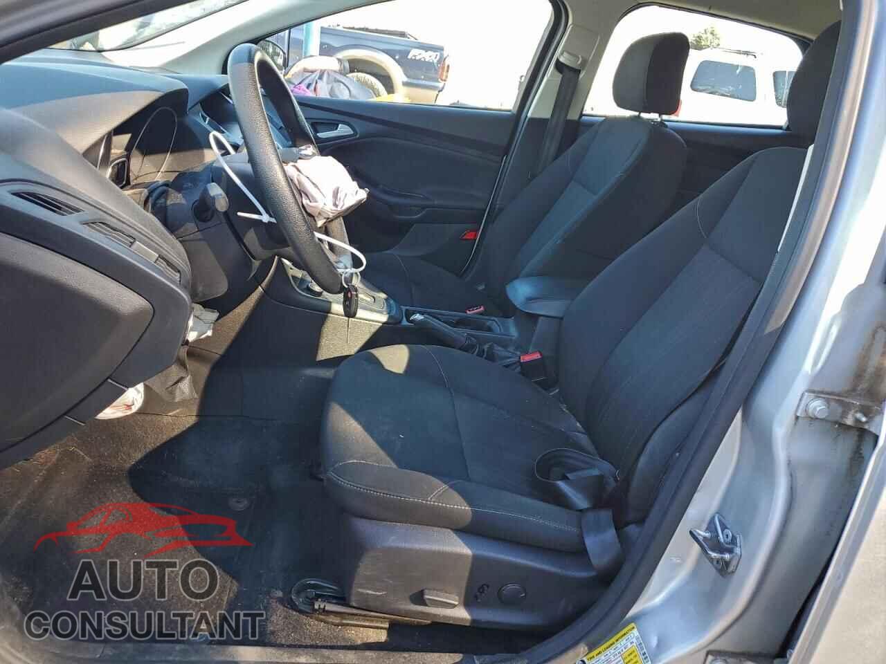 FORD FOCUS 2016 - 1FADP3K26GL249348
