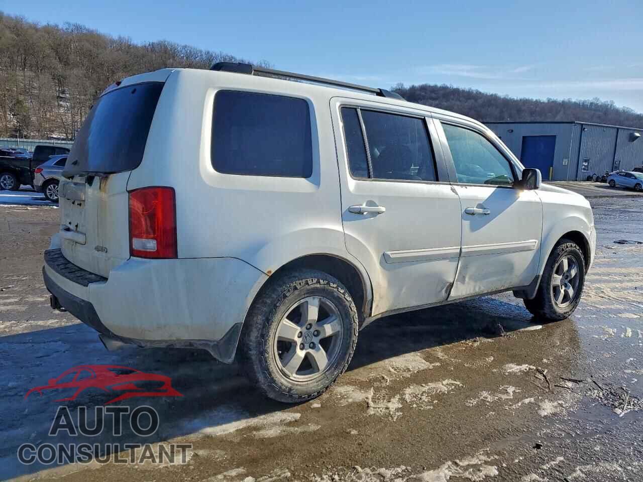 HONDA PILOT 2011 - 5FNYF4H73BB033010