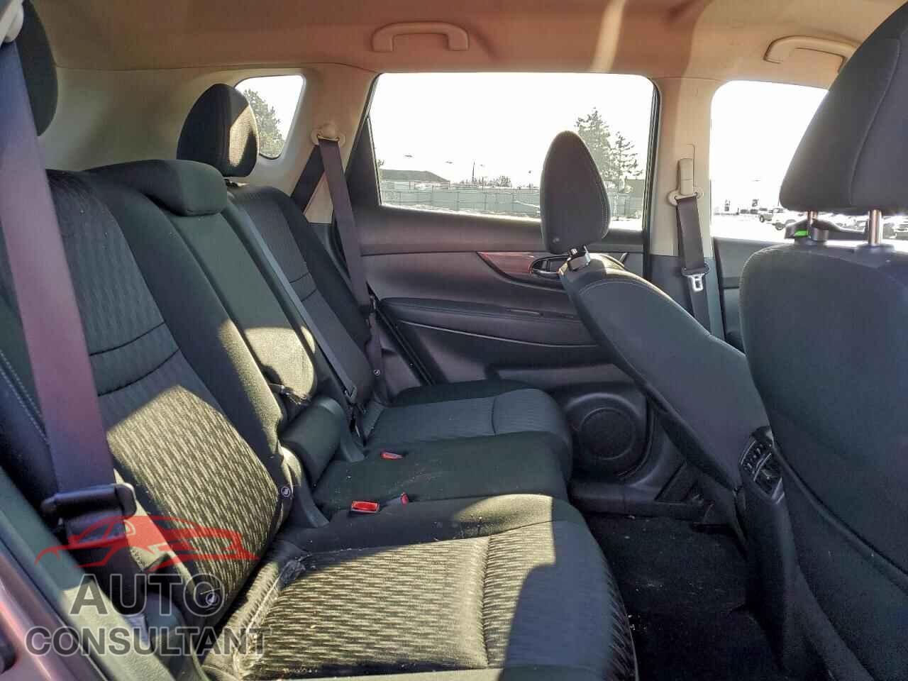 NISSAN ROGUE 2017 - KNMAT2MV3HP591117