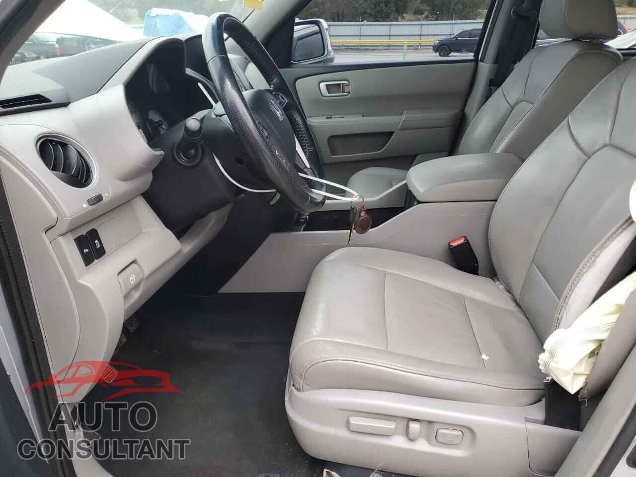 HONDA PILOT 2015 - 5FNYF3H99FB014897