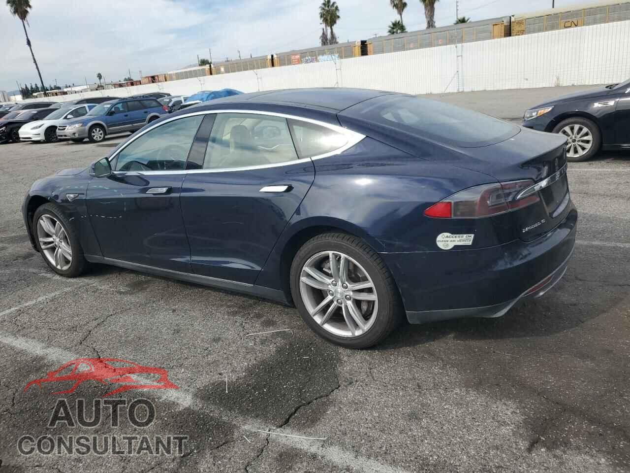 TESLA MODEL S 2013 - 5YJSA1CN2DFP04209