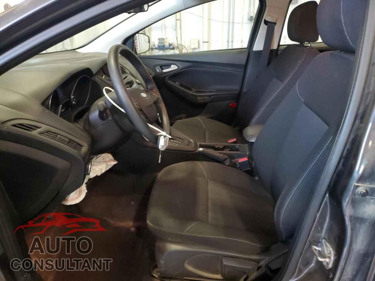 FORD FOCUS 2016 - 1FADP3F21GL312429