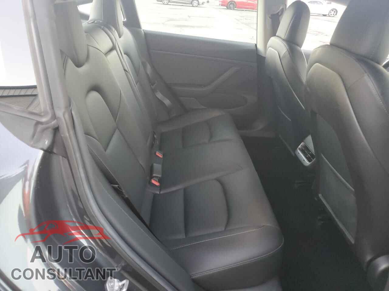 TESLA MODEL 3 2019 - 5YJ3E1EA7KF424706
