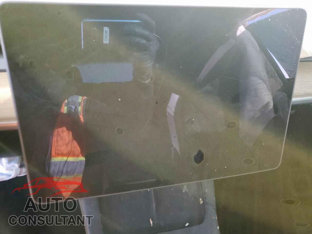 TESLA MODEL 3 2021 - 5YJ3E1EB9MF990510