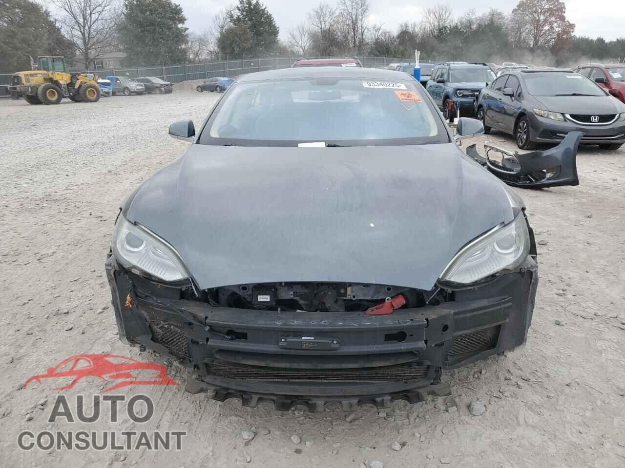TESLA MODEL S 2013 - 5YJSA1CN8DFP12217