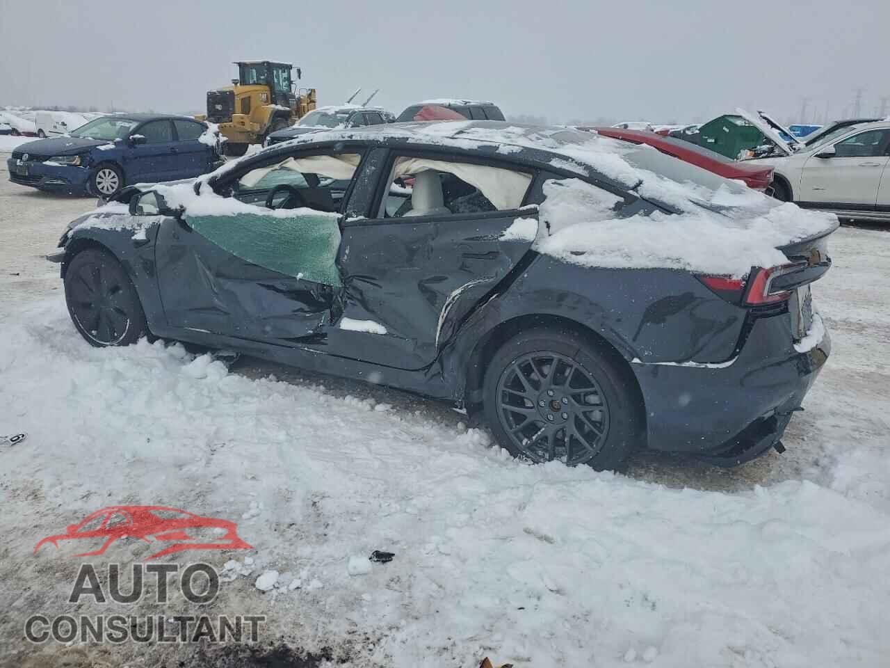 TESLA MODEL 3 2025 - 5YJ3E1EA7SF043647