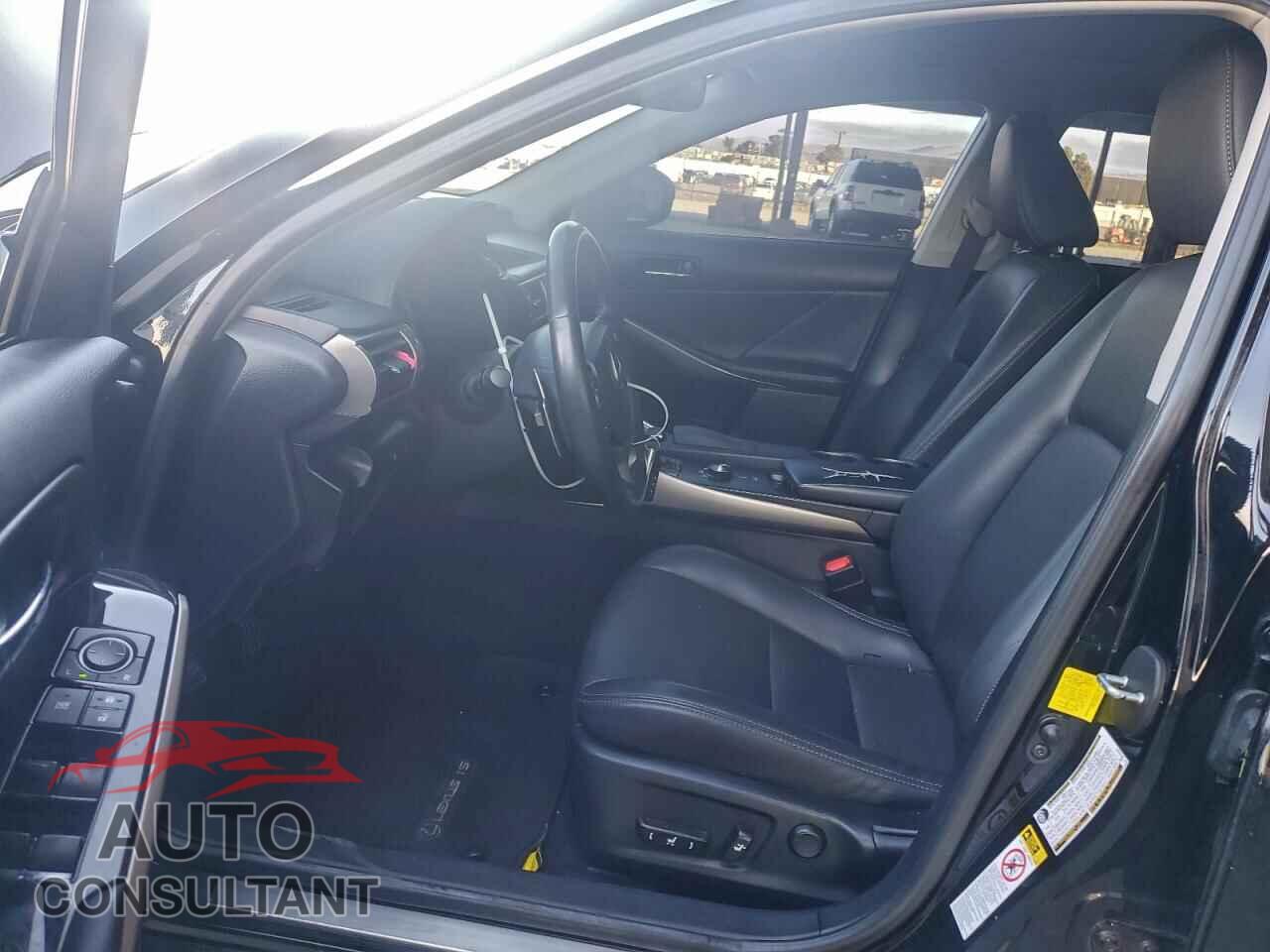 LEXUS IS 2015 - JTHBF1D29F5052570