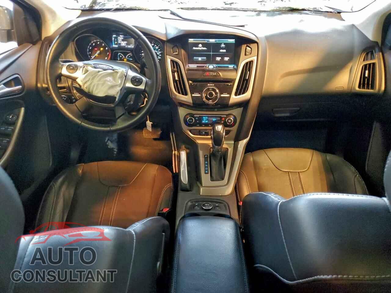 FORD FOCUS 2012 - 1FAHP3M29CL434101
