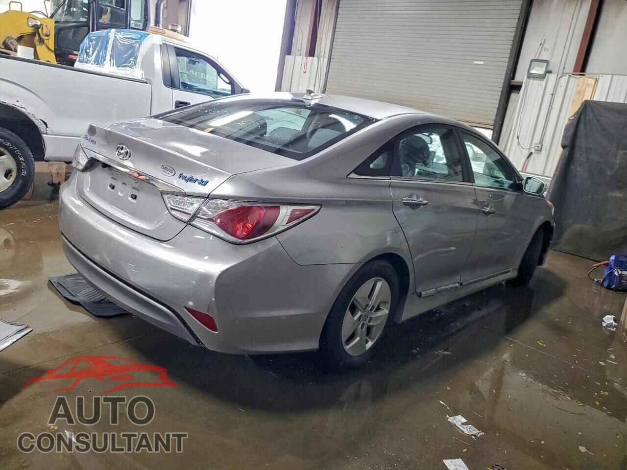 HYUNDAI SONATA 2012 - KMHEC4A46CA029972