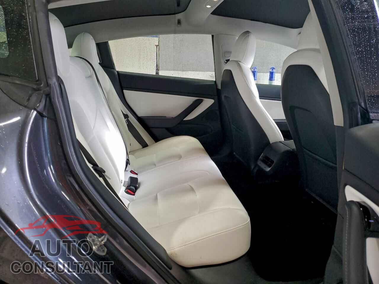 TESLA MODEL 3 2018 - 5YJ3E1EB5JF074953