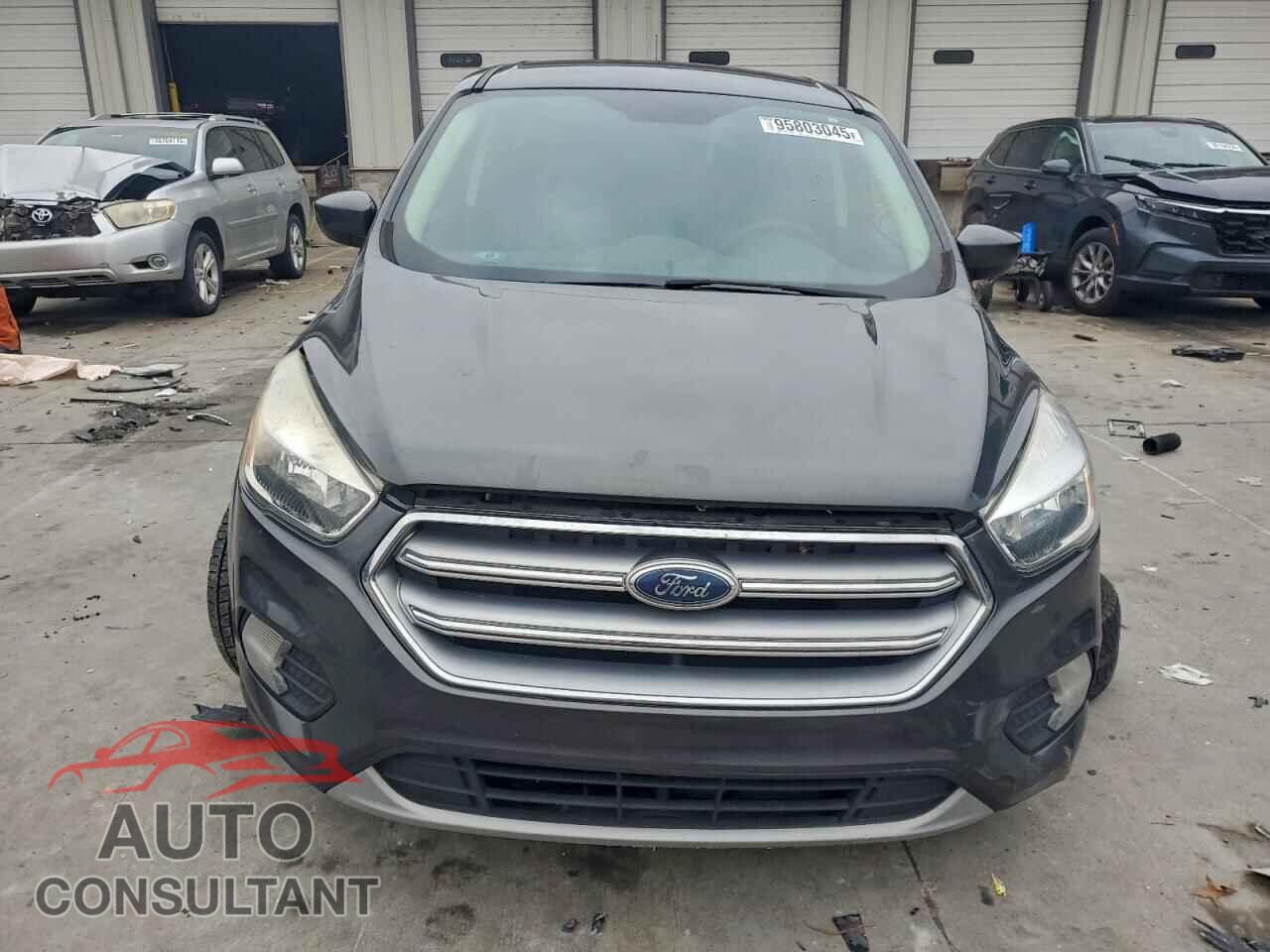 FORD ESCAPE 2017 - 1FMCU0GD5HUE91675