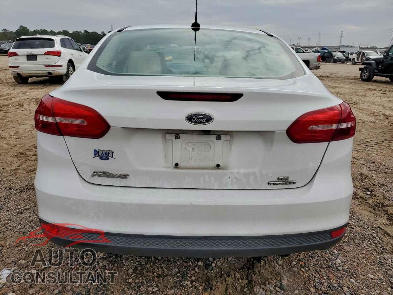 FORD FOCUS 2015 - 1FADP3F22FL384707