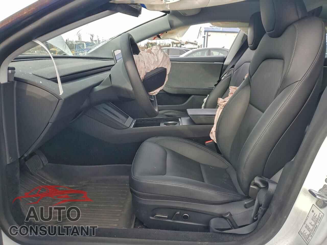 TESLA MODEL 3 2025 - 5YJ3E1EA8SF906598