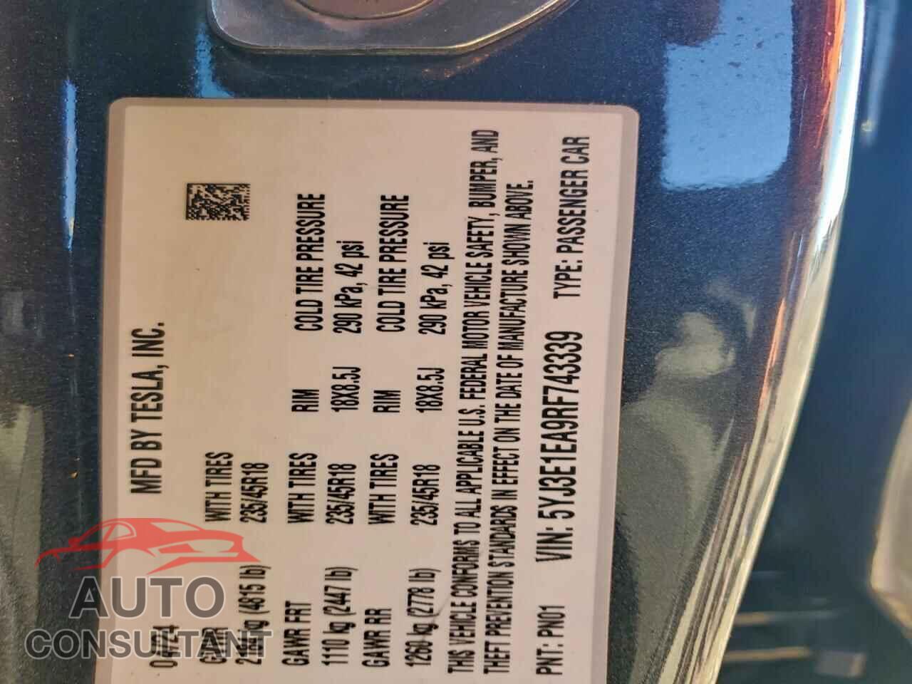 TESLA MODEL 3 2024 - 5YJ3E1EA9RF743339