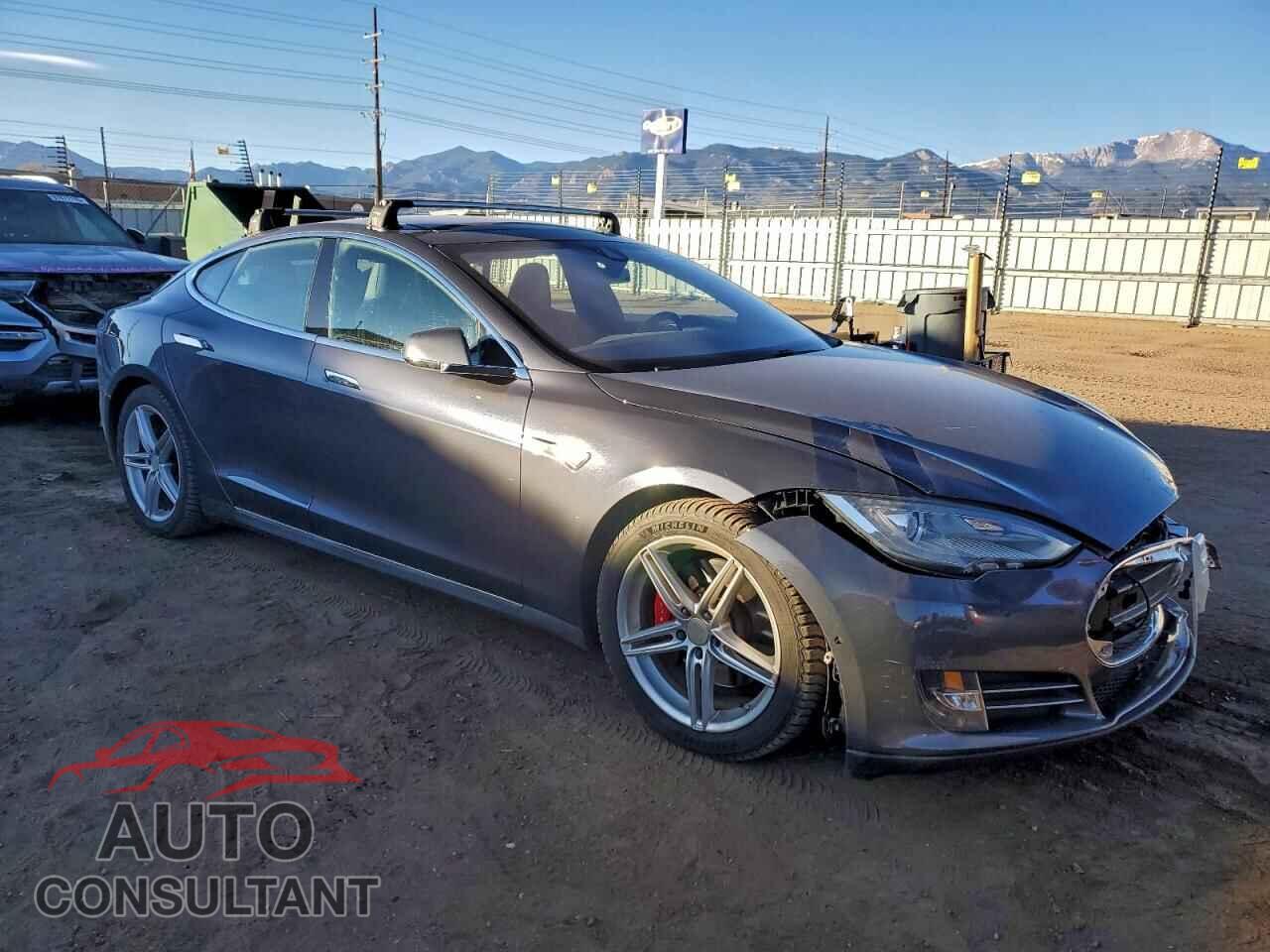 TESLA MODEL S 2014 - 5YJSA1H25EFP63139