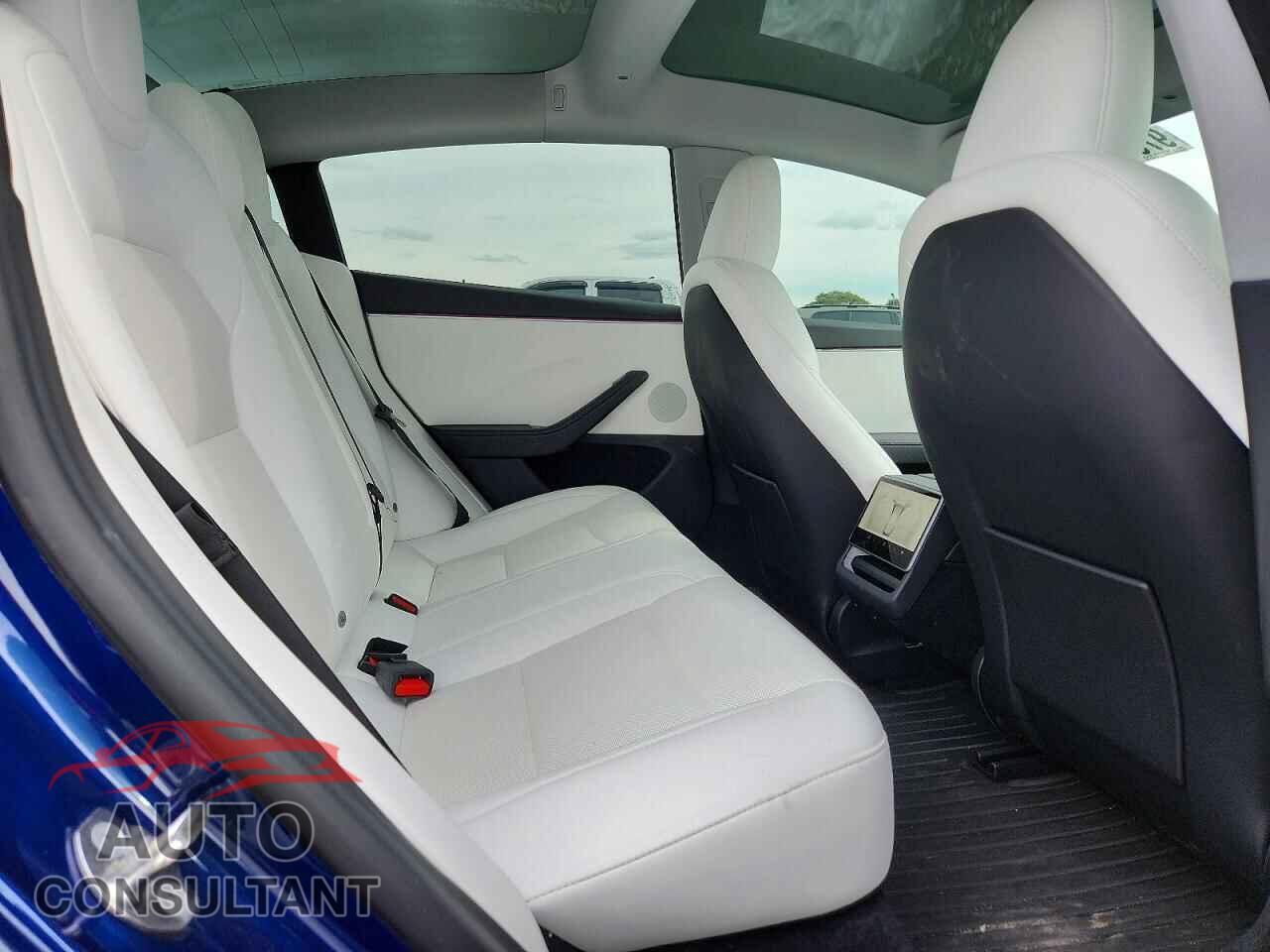 TESLA MODEL 3 2024 - 5YJ3E1EA4RF829285