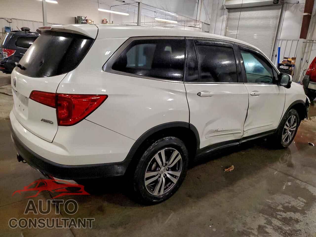 HONDA PILOT 2017 - 5FNYF6H6XHB074391