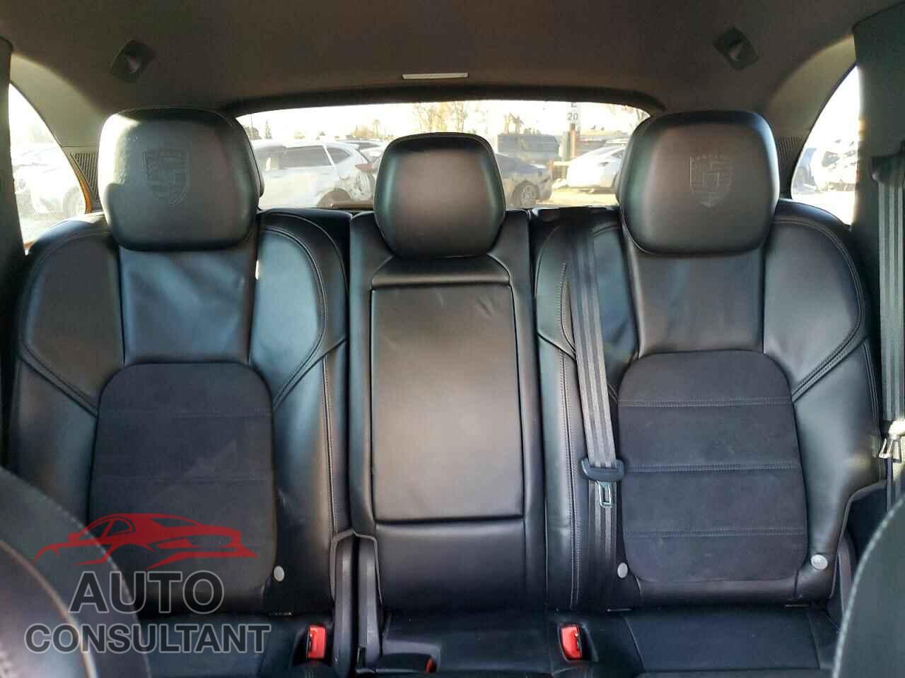 PORSCHE CAYENNE 2017 - WP1AA2A20HKA89371