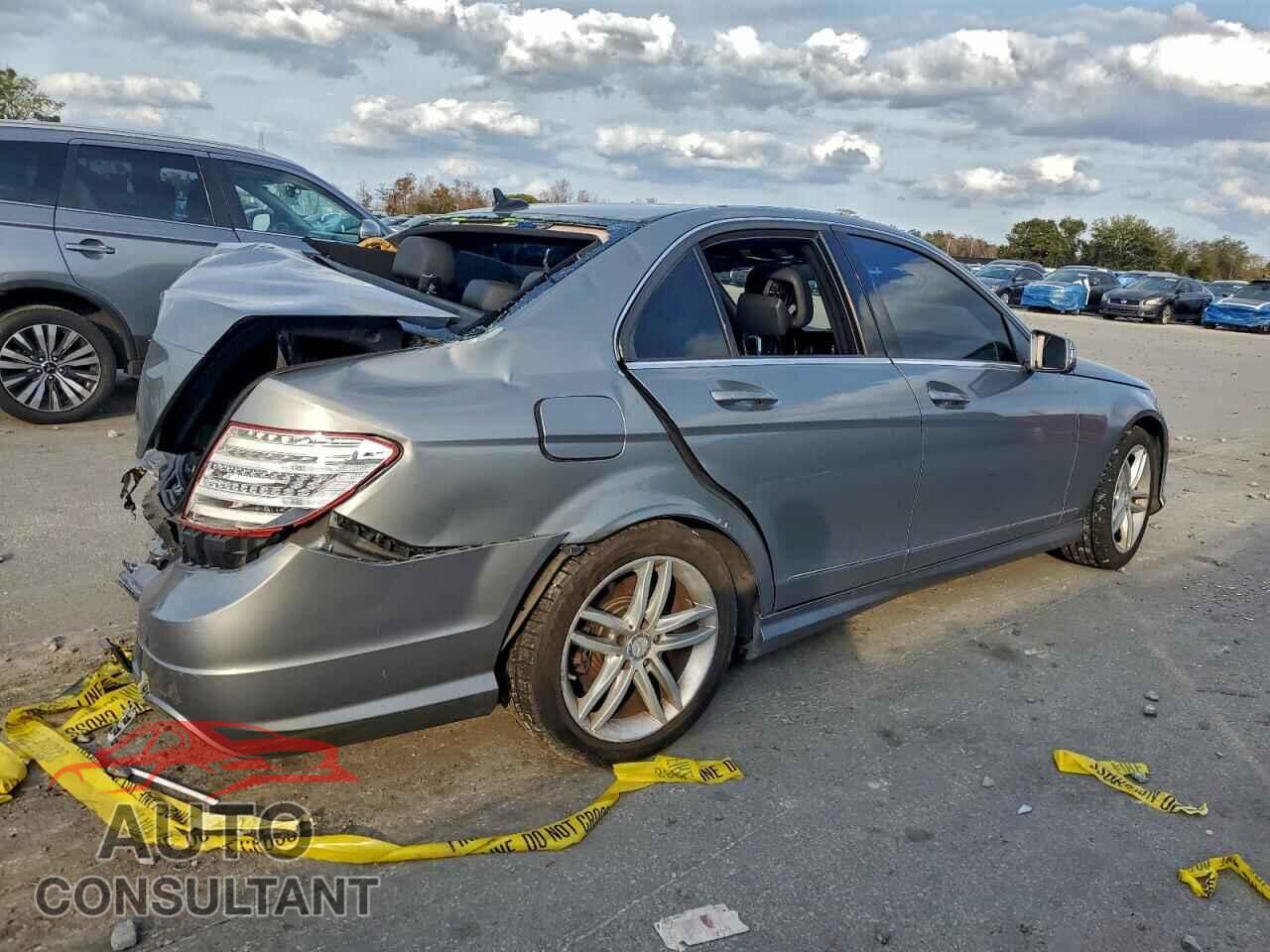 MERCEDES-BENZ C-CLASS 2013 - WDDGF4HB2DR295927