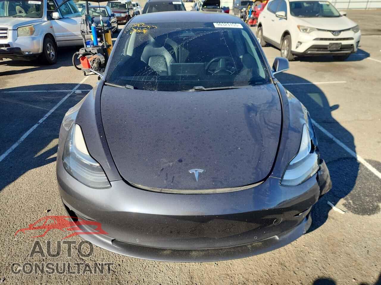 TESLA MODEL 3 2018 - 5YJ3E1EAXJF037100