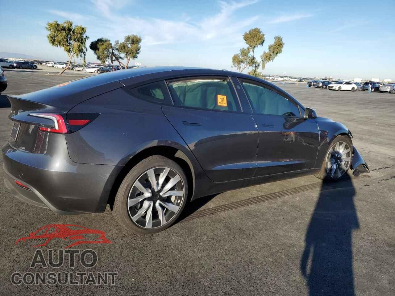 TESLA MODEL 3 2025 - 5YJ3E1EA6SF038276