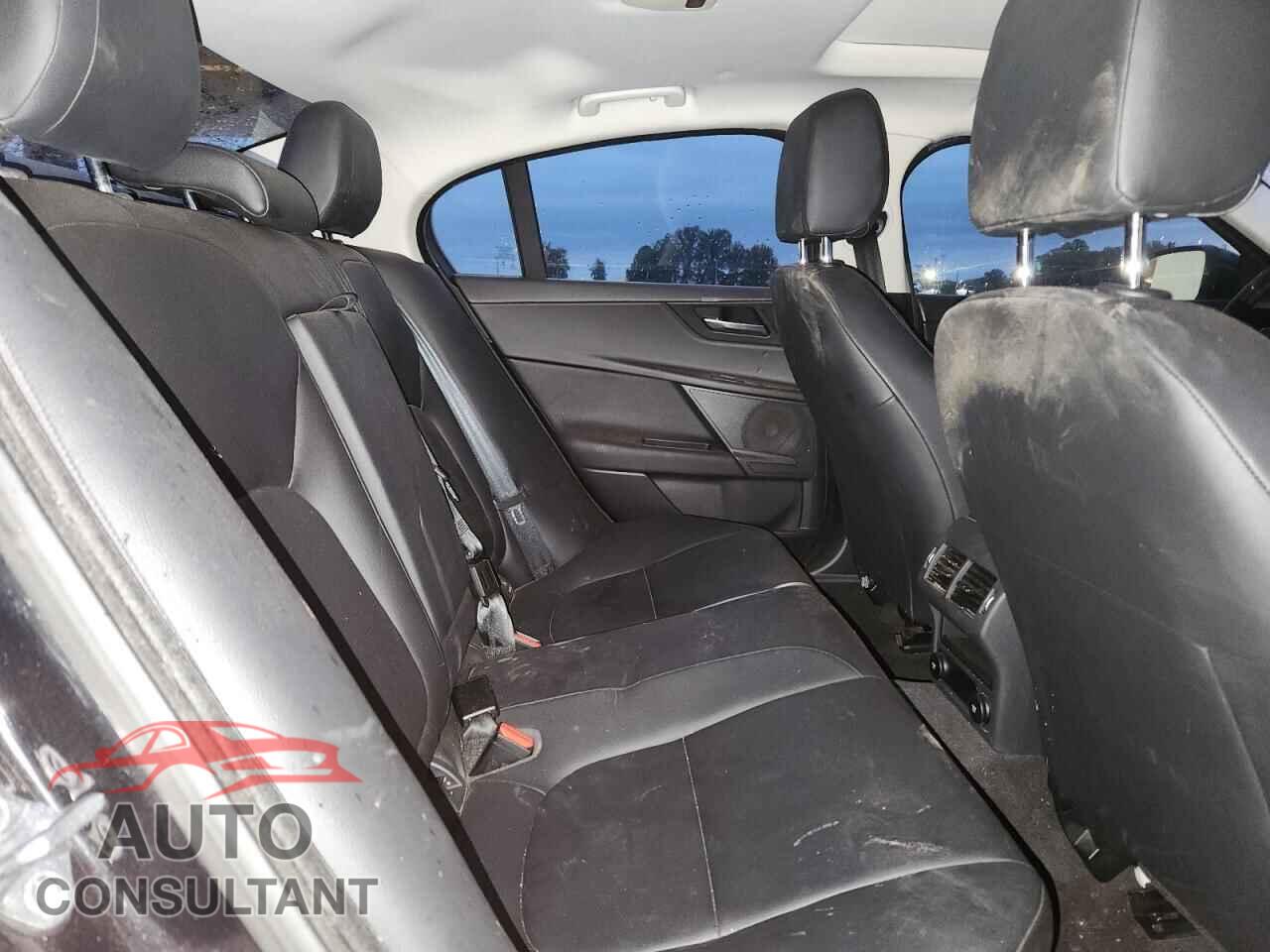JAGUAR XE 2018 - SAJAR4FX7JCP34027