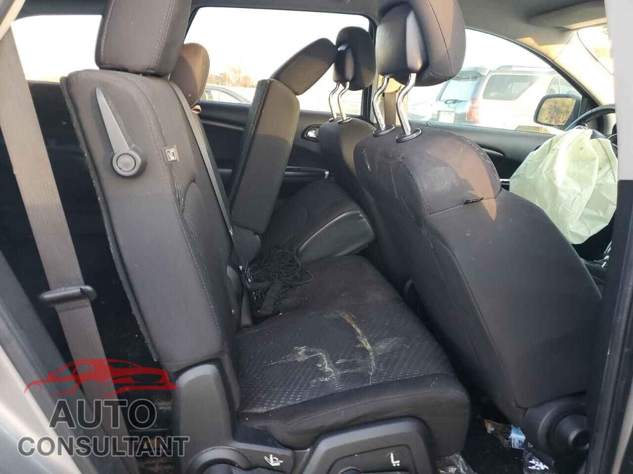 DODGE JOURNEY 2015 - 3C4PDCBB9FT735624