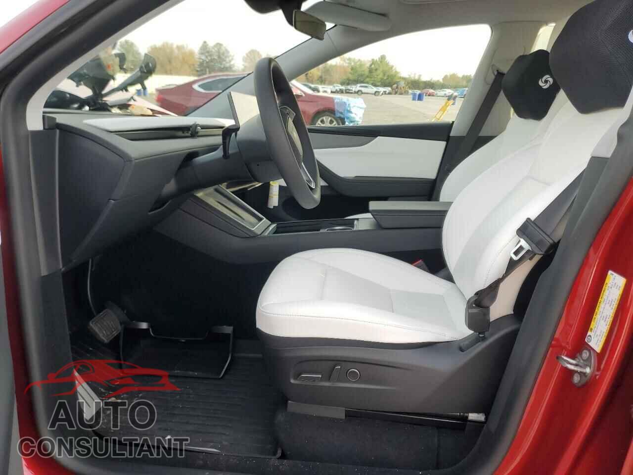 TESLA MODEL Y 2026 - 7SAYGDEE5TF363591