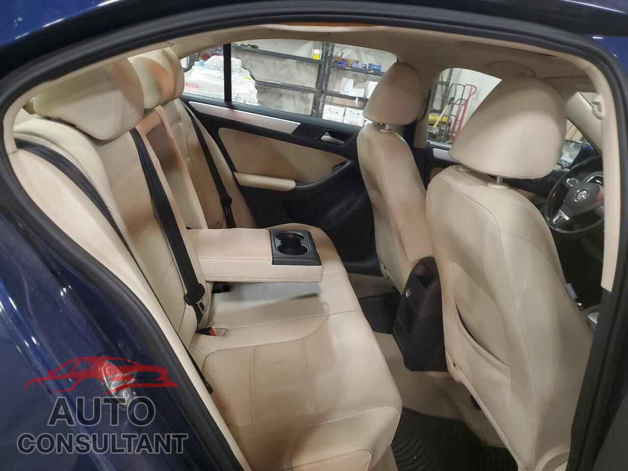 VOLKSWAGEN JETTA 2012 - 3VWLL7AJ7CM010205