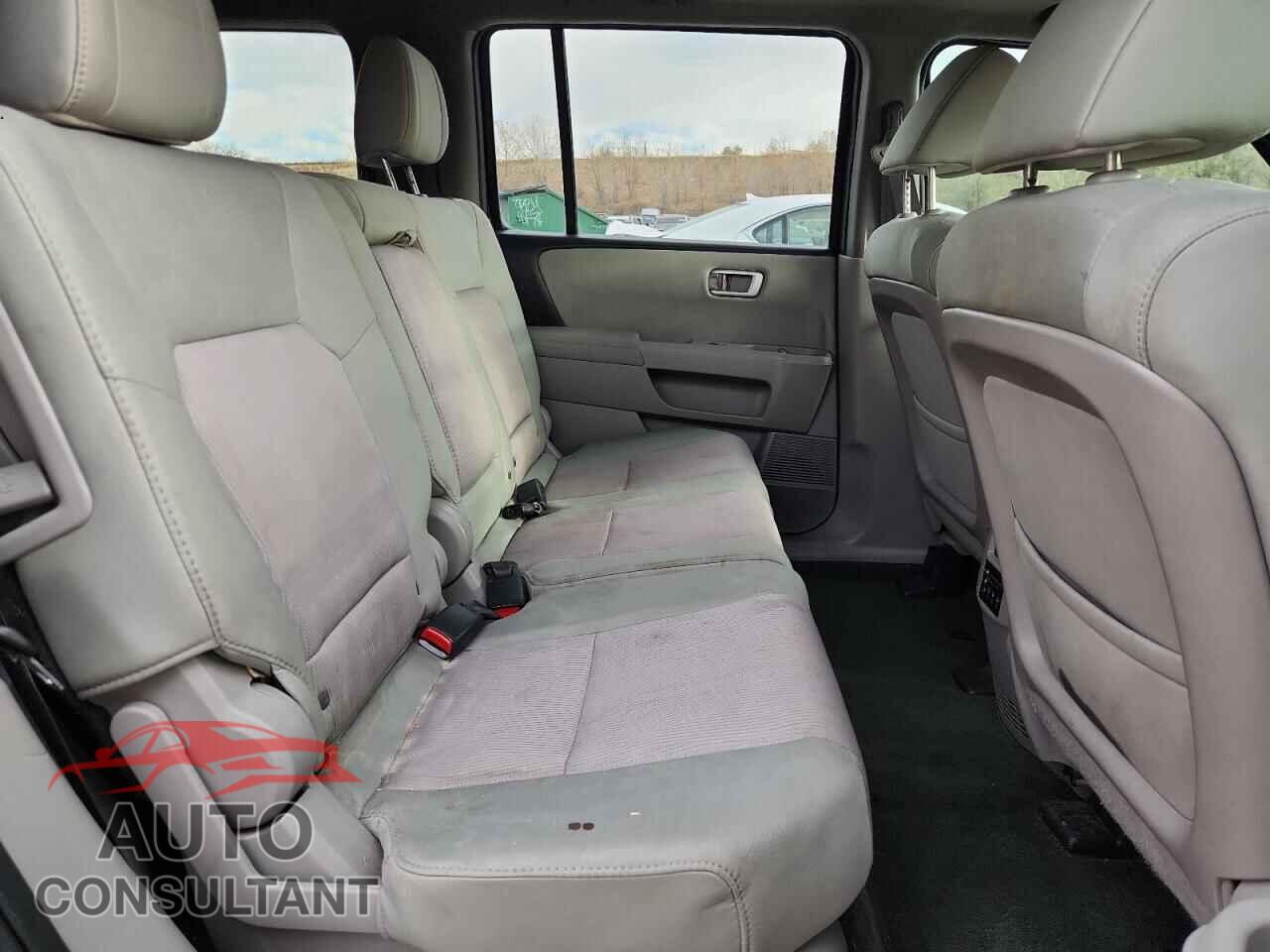 HONDA PILOT 2015 - 5FNYF4H39FB048128