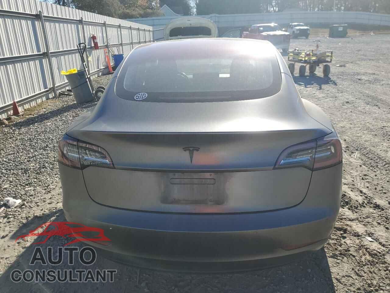TESLA MODEL 3 2018 - 5YJ3E1EA7JF154164